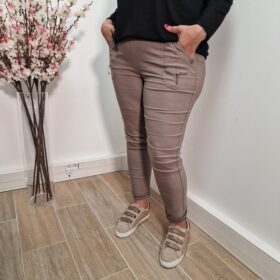 Pantalon élastiqué et zip sur le côté (K8880) – taupe – G567-1